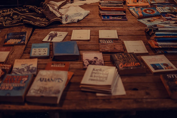 Traders360 - Picture of Books, Magazines, Music and Entertainment